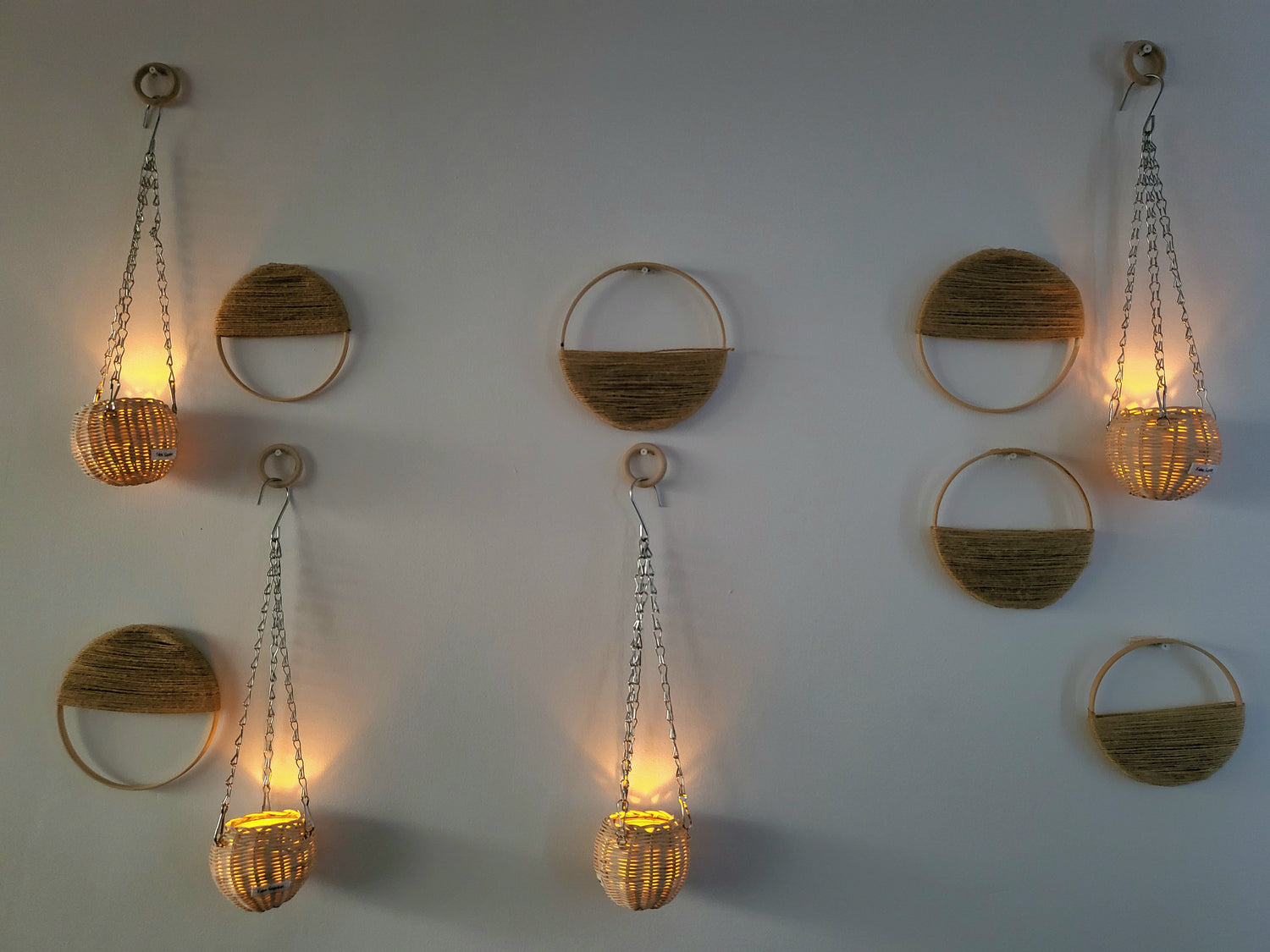 Round rattan pendant light (set of 4 Flameless LED candles included)