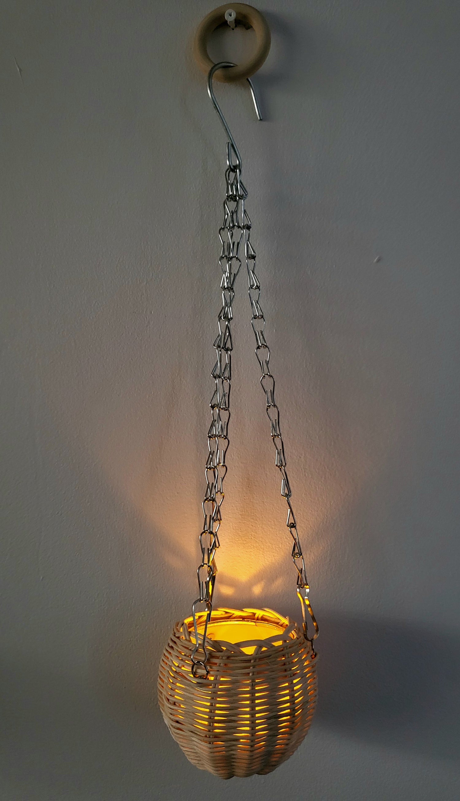 Round rattan pendant light (set of 4 Flameless LED candles included)